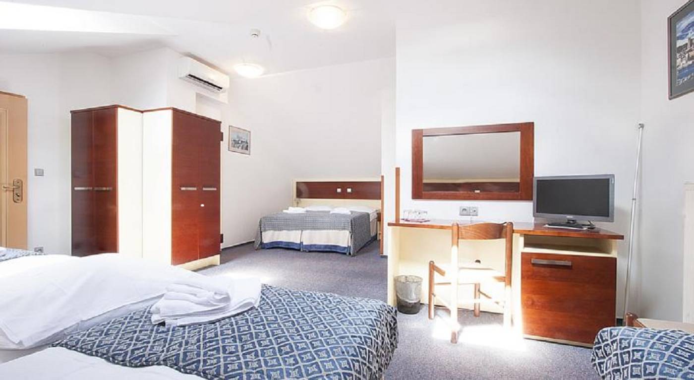 Hotel-Atos-Room-13