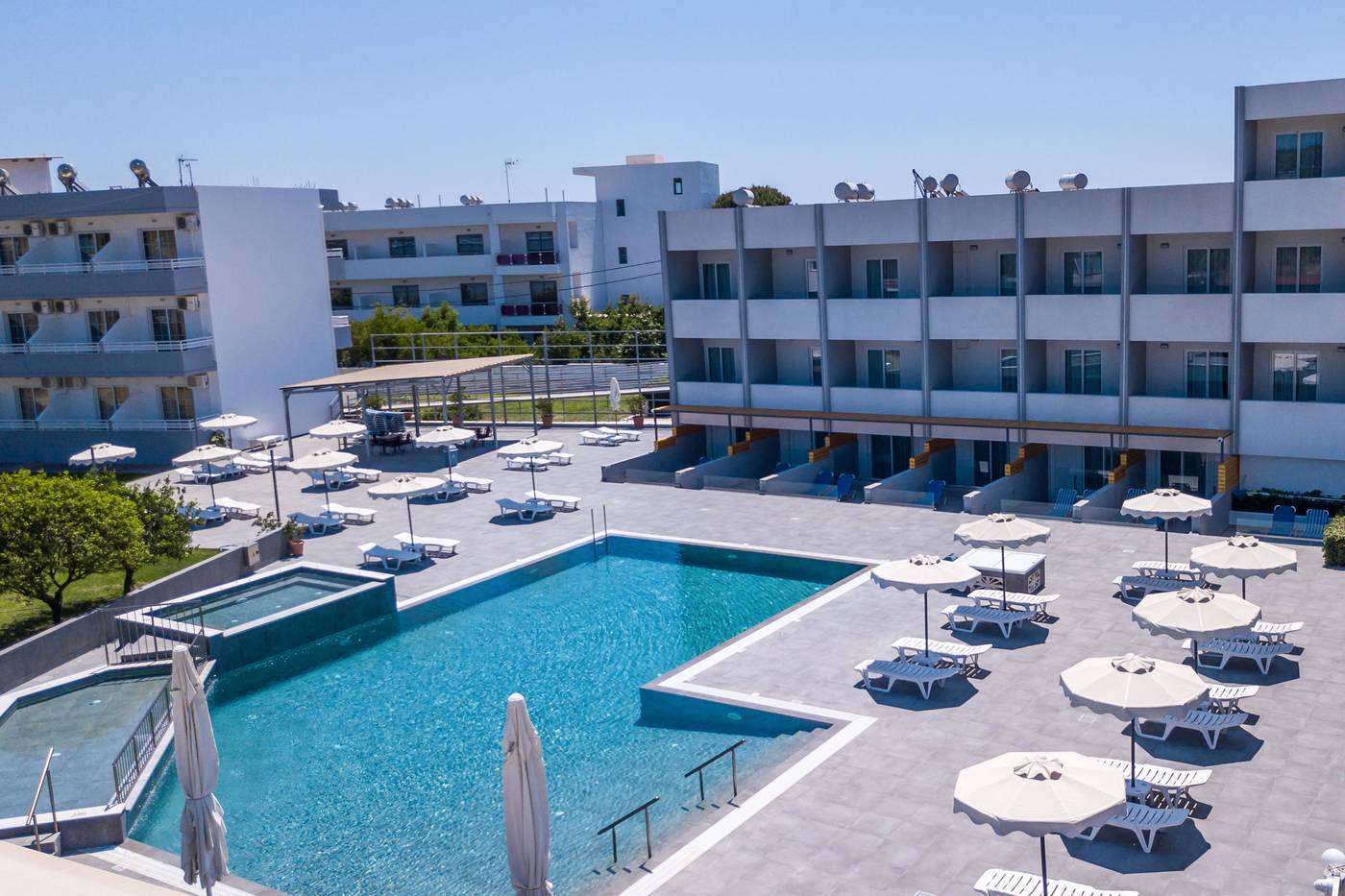Tsampika-Hotel---Studios-Pool-3