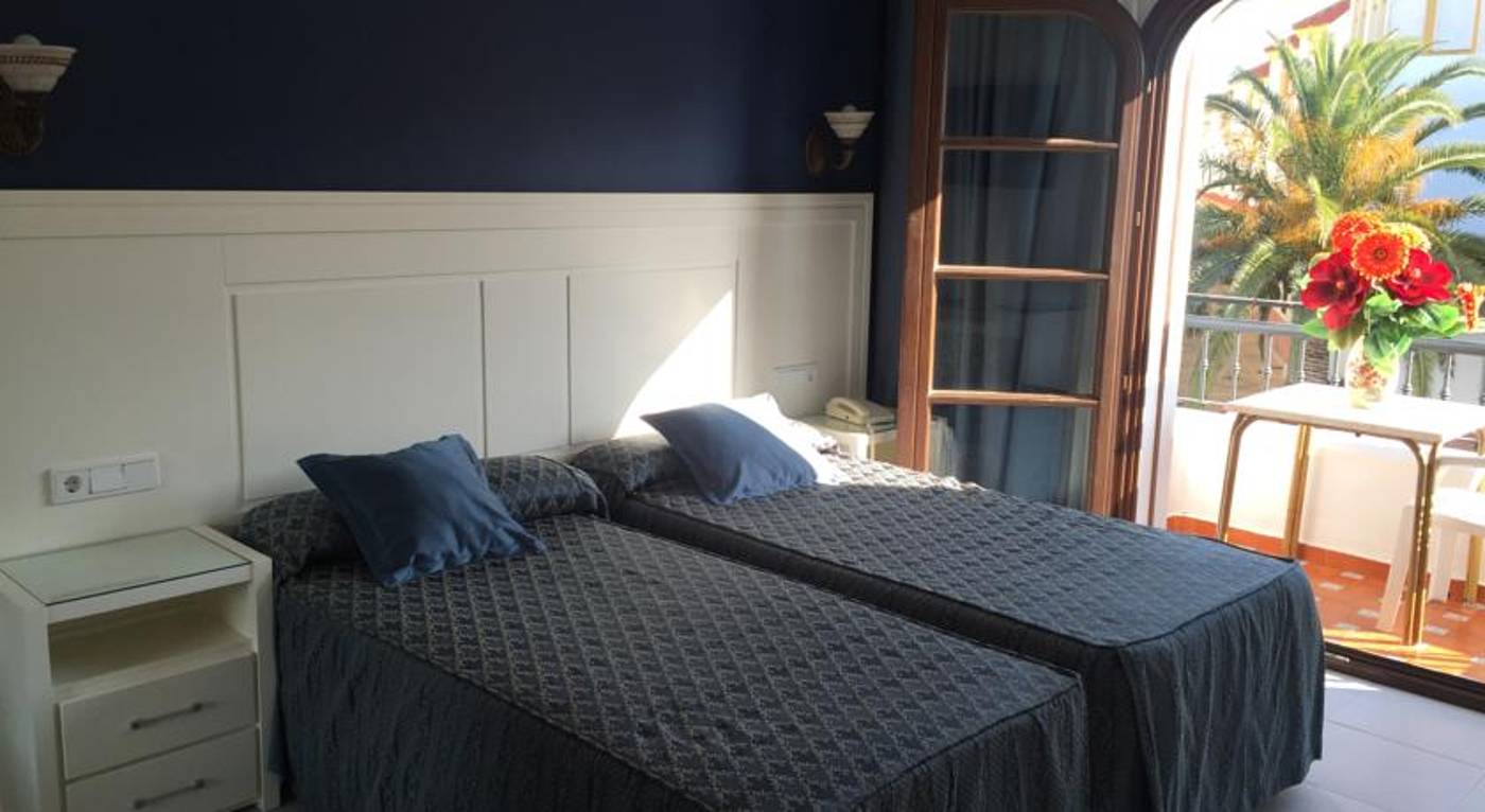 Hotel-Pozo-Del-Duque-Room-12