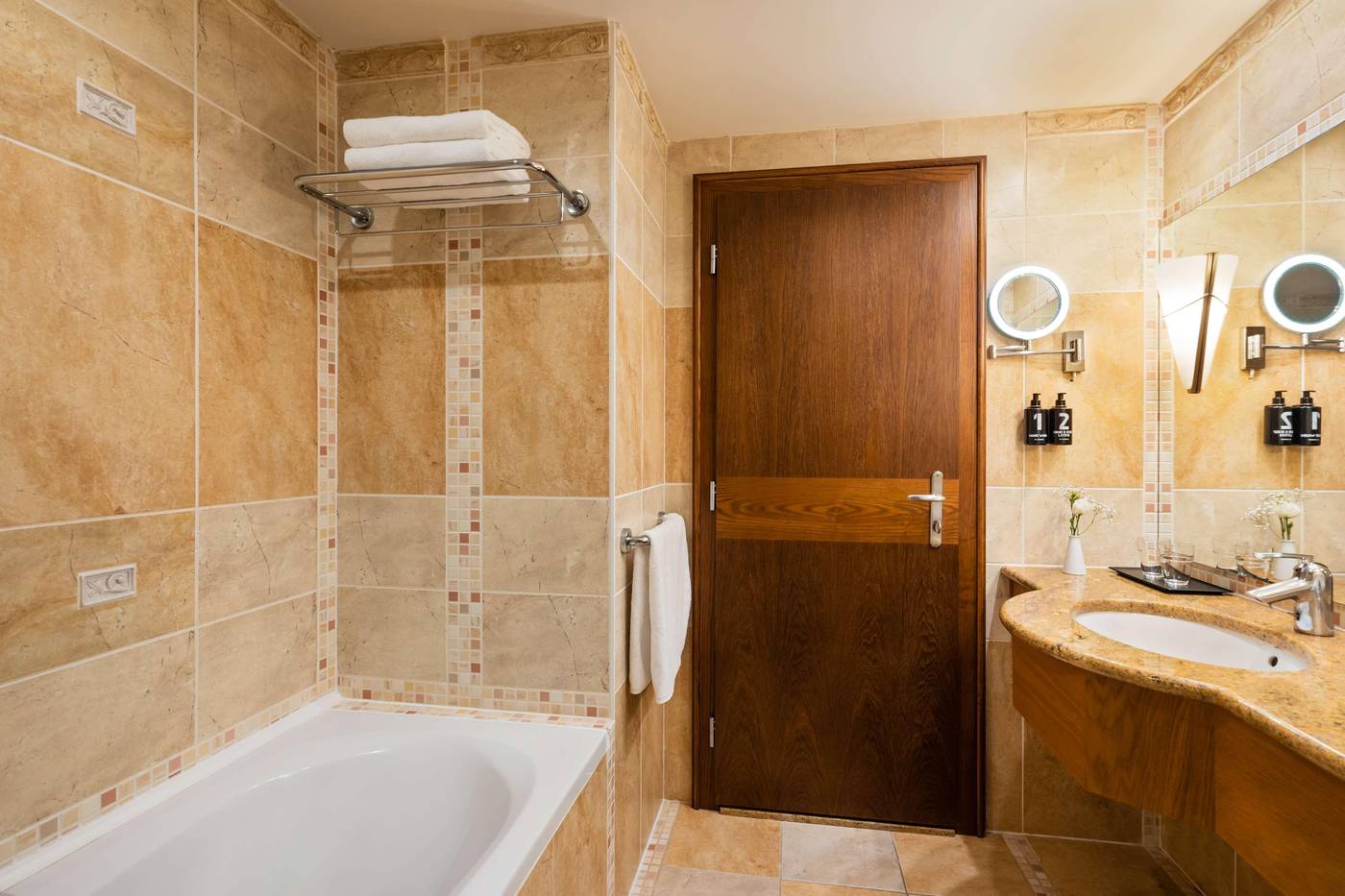 Lindner-Hotel-Prague-Castle--part-of-JdV-by-Hyatt-Room-42