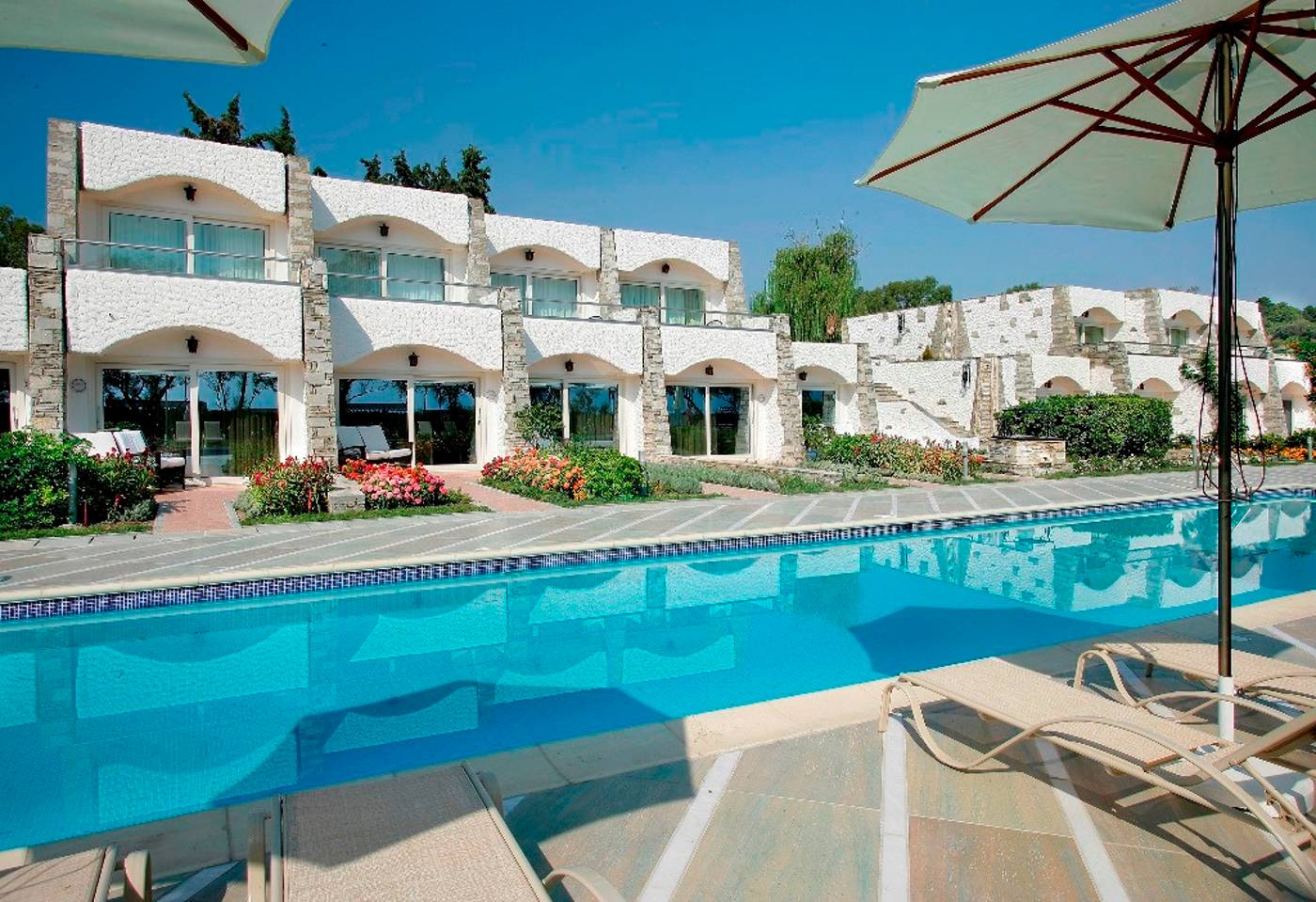 Theophano-Imperial-Palace-Pool-2