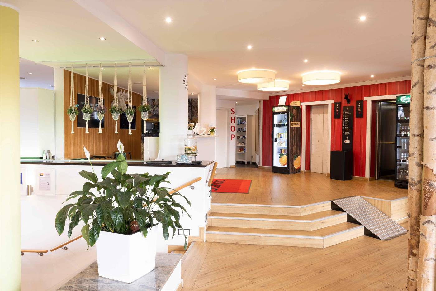 Scandic-Berlin-Kurfurstendamm-Lobby-5