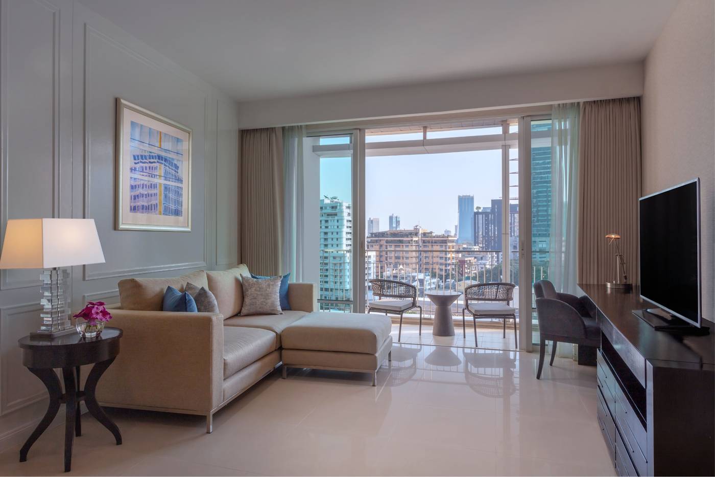 Dusit-Suites-Hotel-Ratchadamri--Bangkok-Room-16