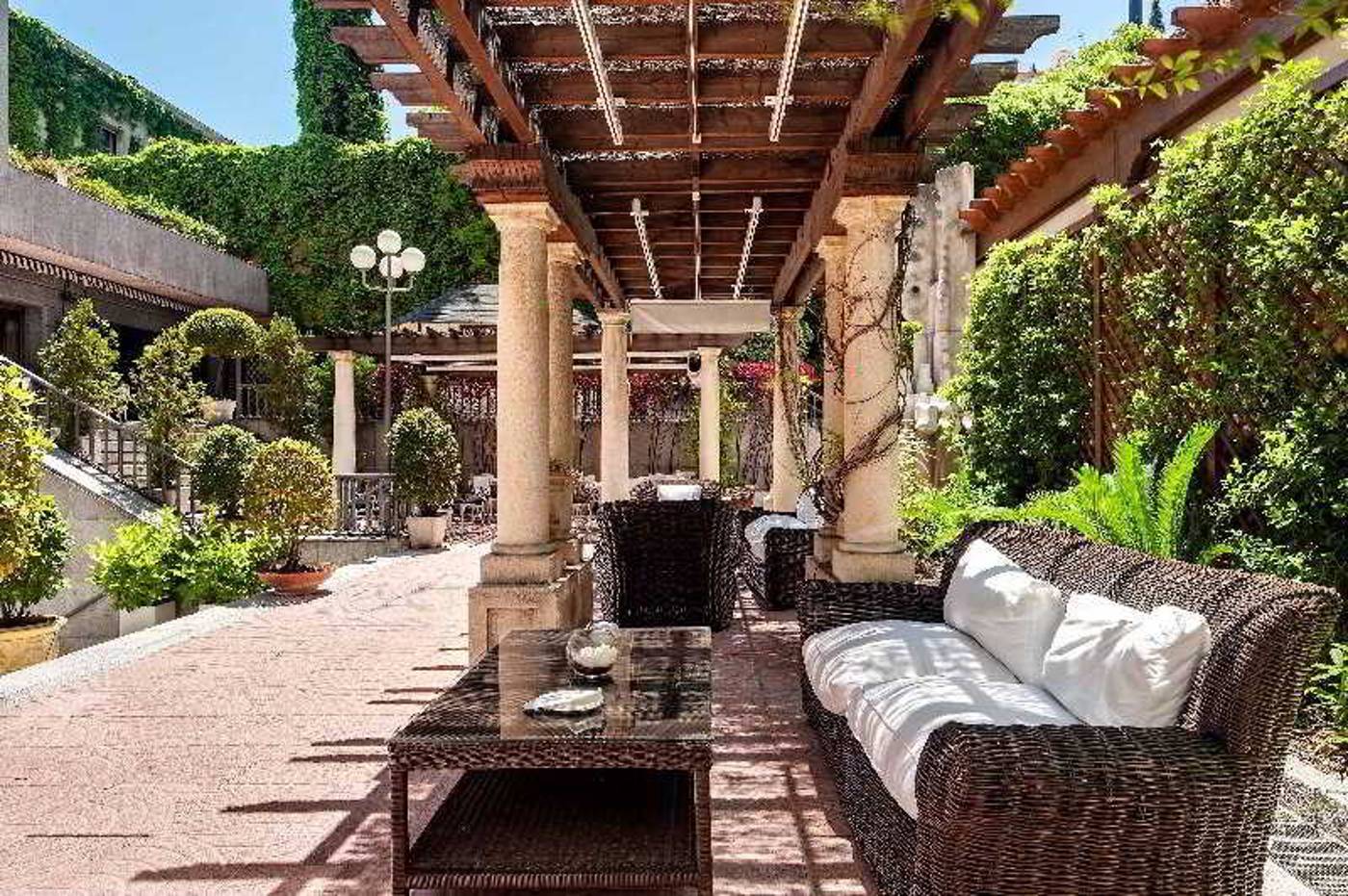 Miguel-Angel-by-BlueBay-Terrace-9