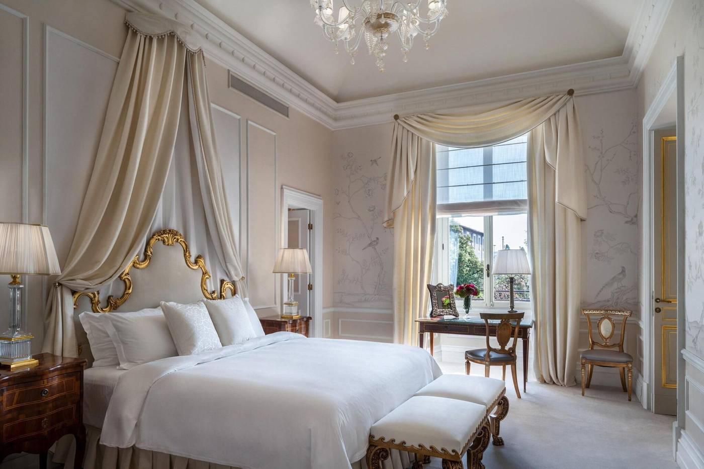 The-St-Regis--Rome-Room-40