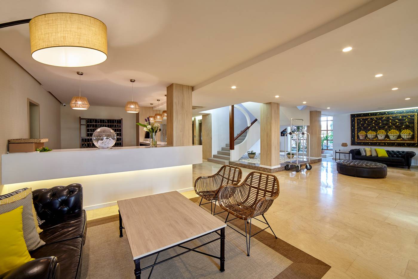 Tres-Torres-Lobby-62