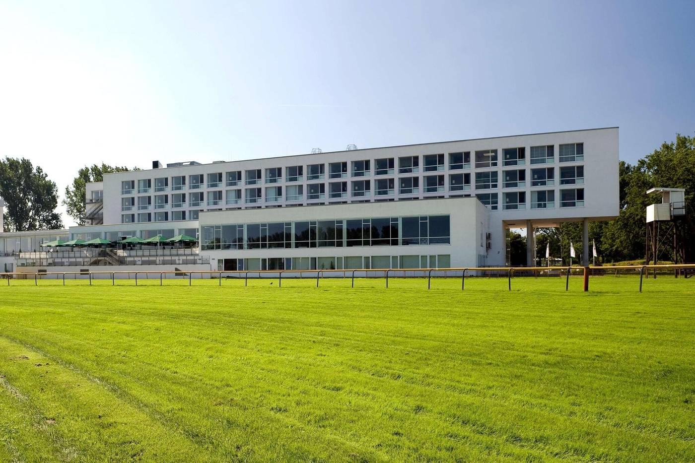Atlantic Hotel an der Galopprennbahn-Germany-BREMEN-General view-2