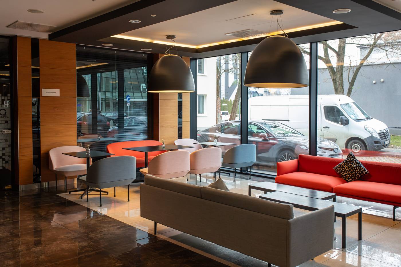 Q-Hotel-Plus-Krakow-Lobby-17