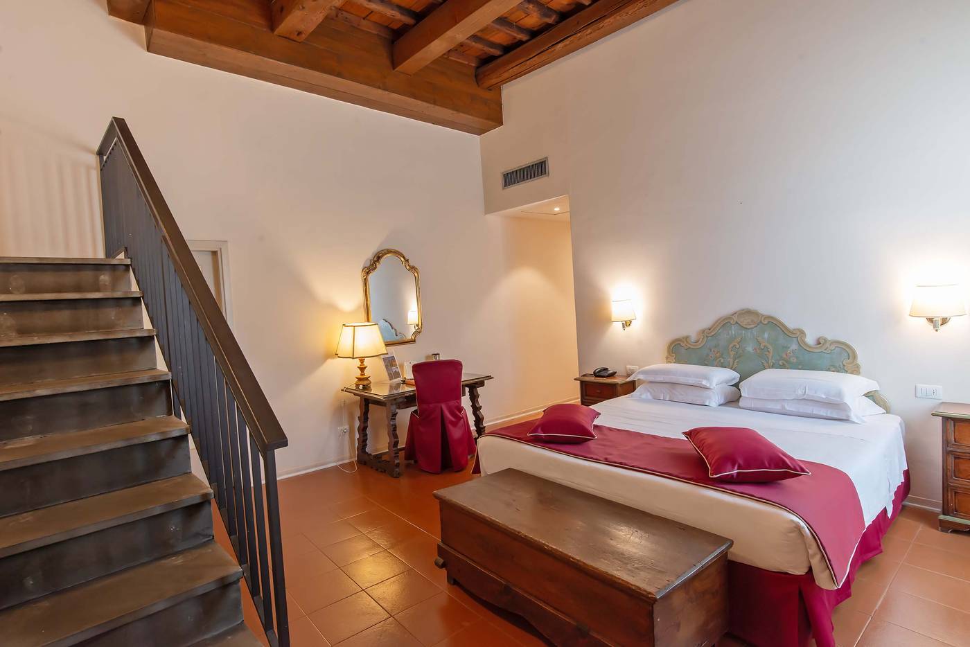 Machiavelli-Palace-Room-30