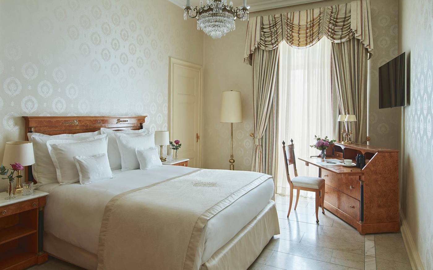 Grand National Lake-Switzerland-LUCERNE-Room-3