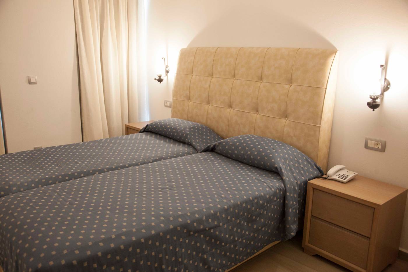 Sunny-Suites-Room-17