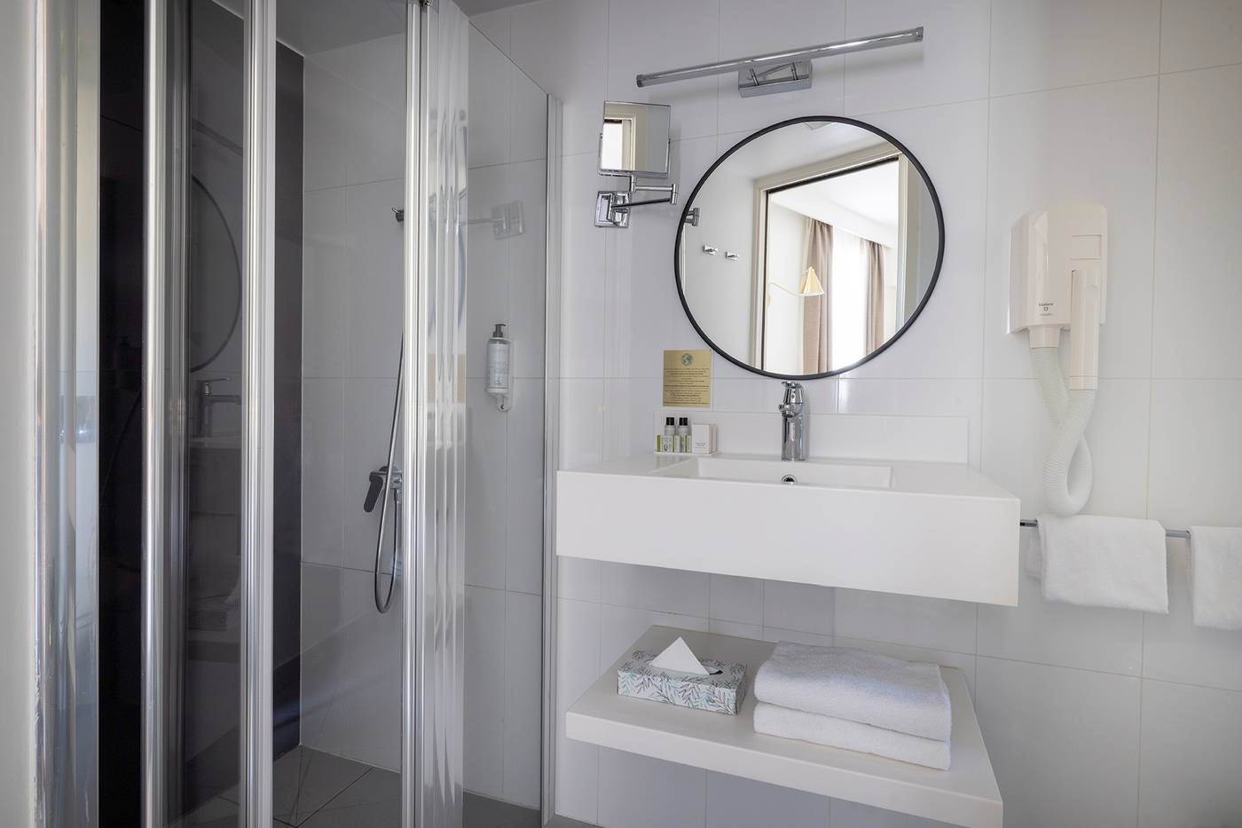 Bailli-de-Suffren-Room-14