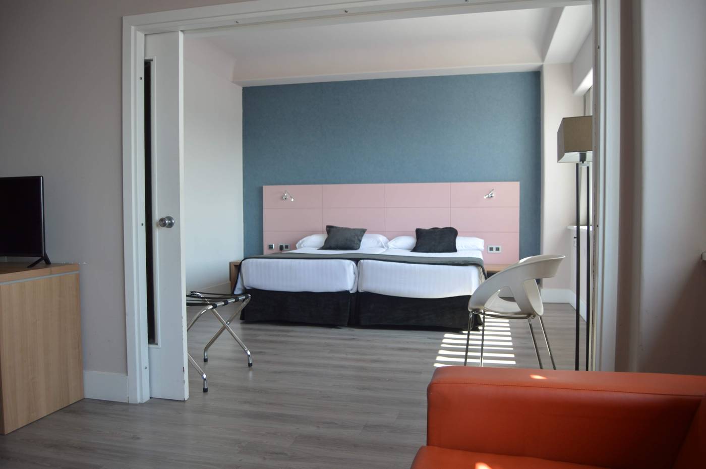 Weare-Chamartin-Room-15