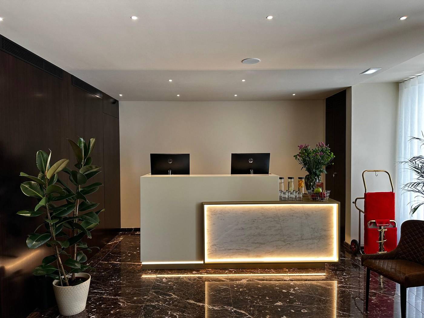 Moon-and-Sun-Lisboa-Lobby-7