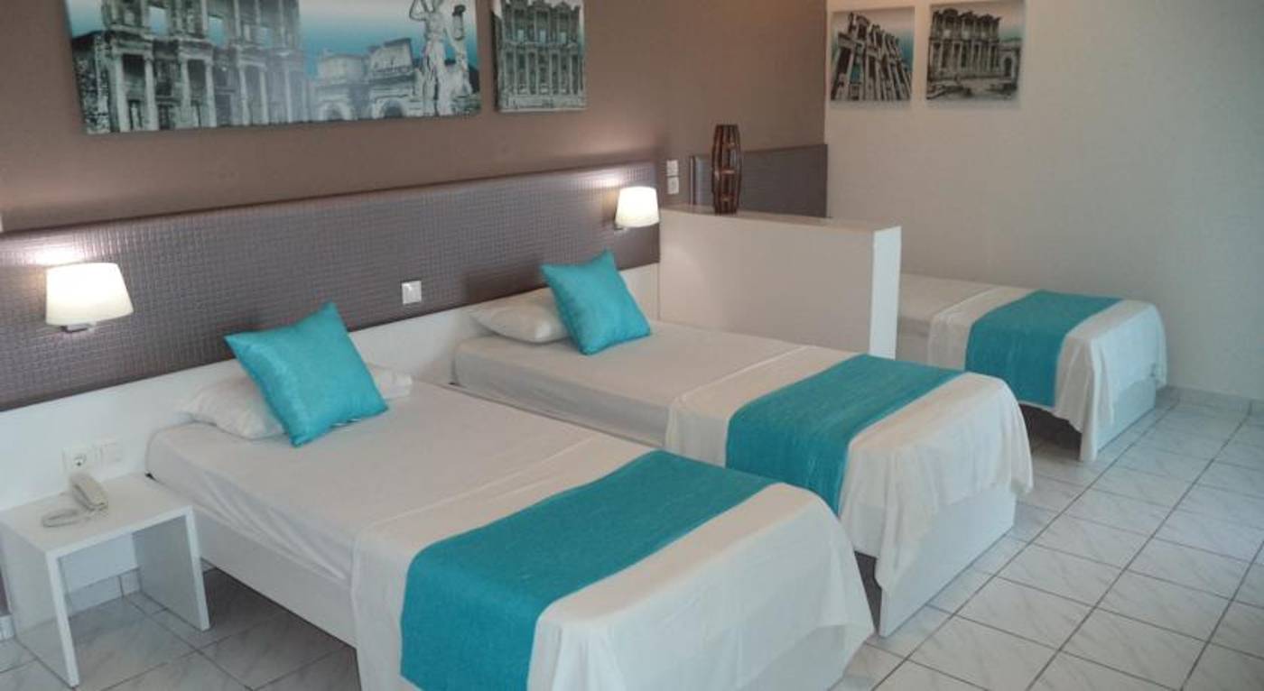 Blue-nest-kos-Room-18