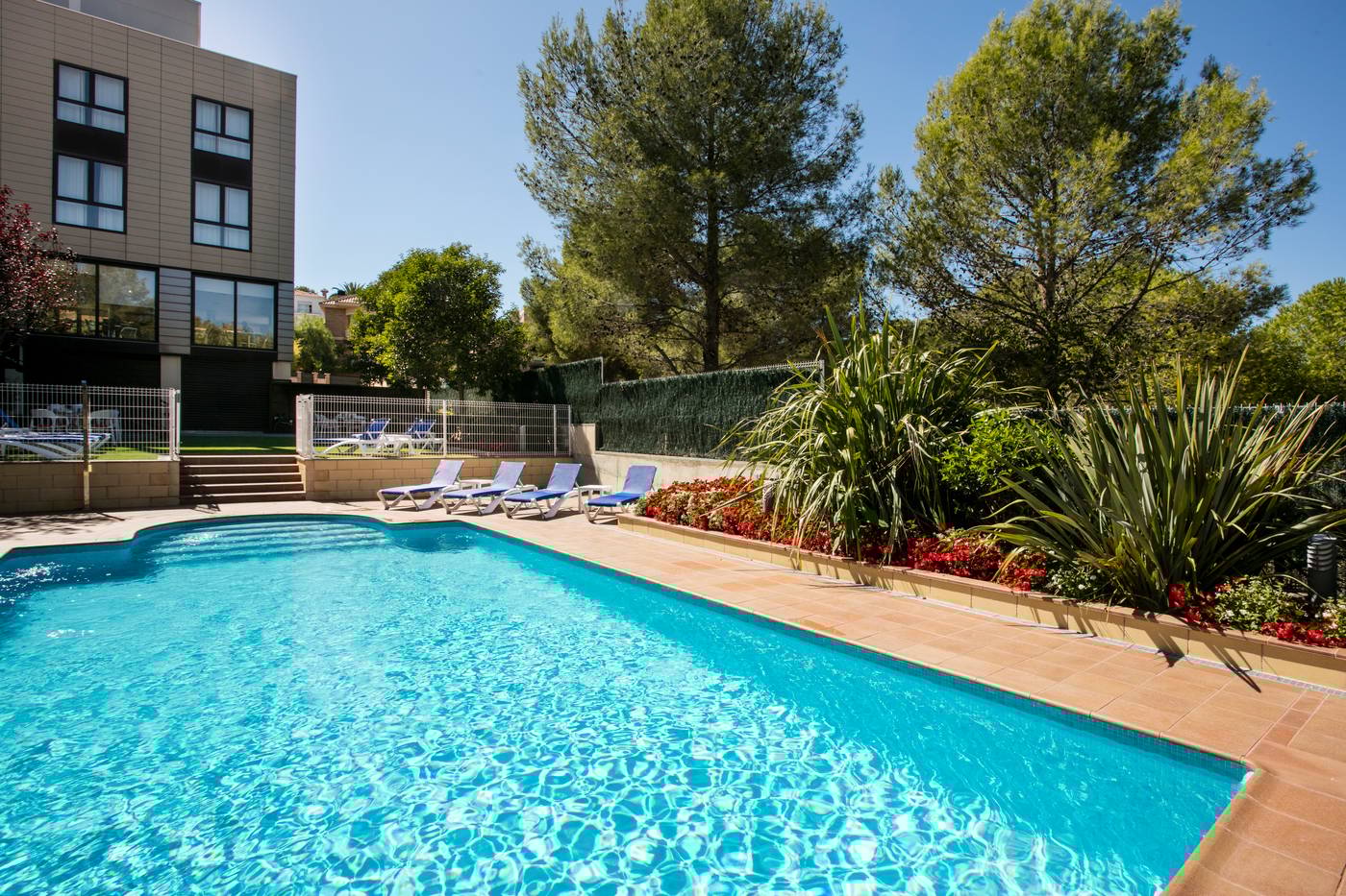 Desitges-Pool-3
