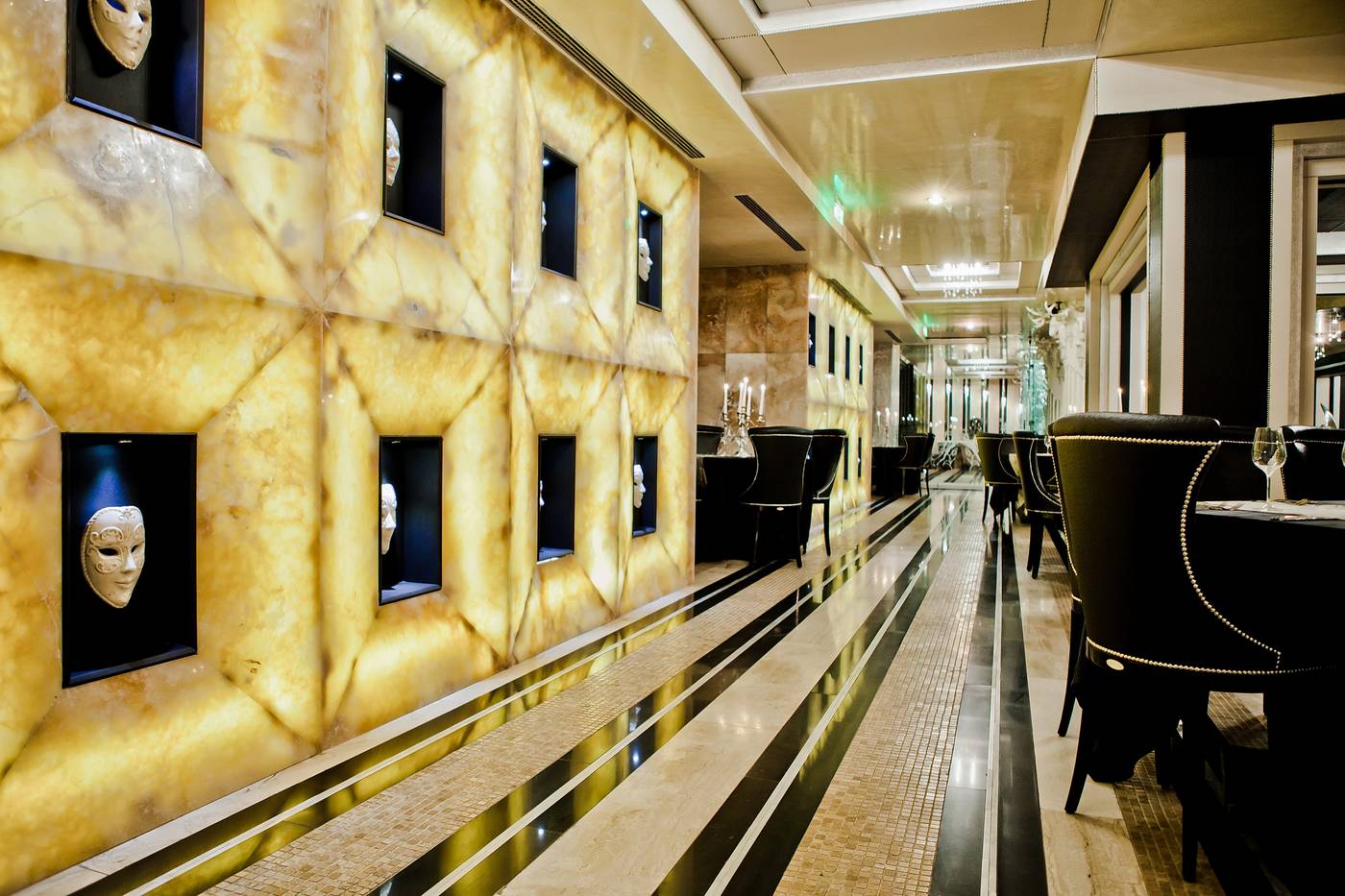 Royal-Castle-Restaurant-58