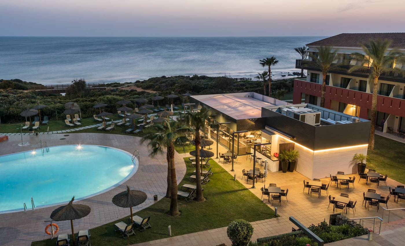 Ilunion-Calas-de-Conil-Terrace-8