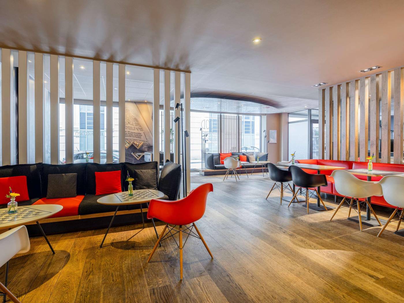 ibis-Brussels-City-Centre-Bar-4