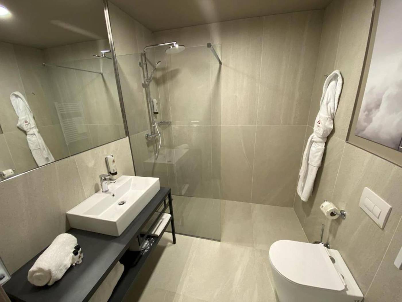 Amedia-Hotel-Mailand-a-Trademark-by-Wyndham-Room-42