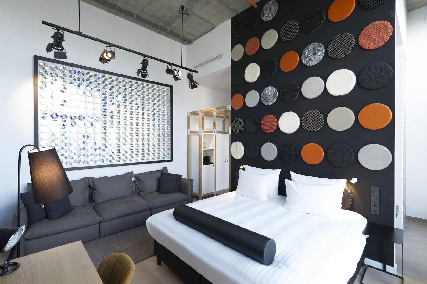 Jaz-in-the-City--Amsterdam-Room-5