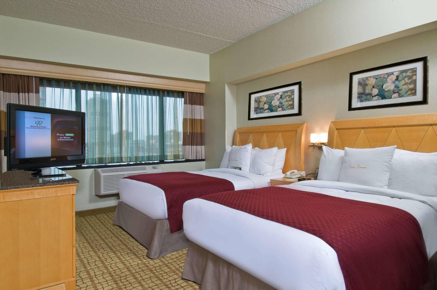 Doubletree-Hotel-Jersey-City-Room-24