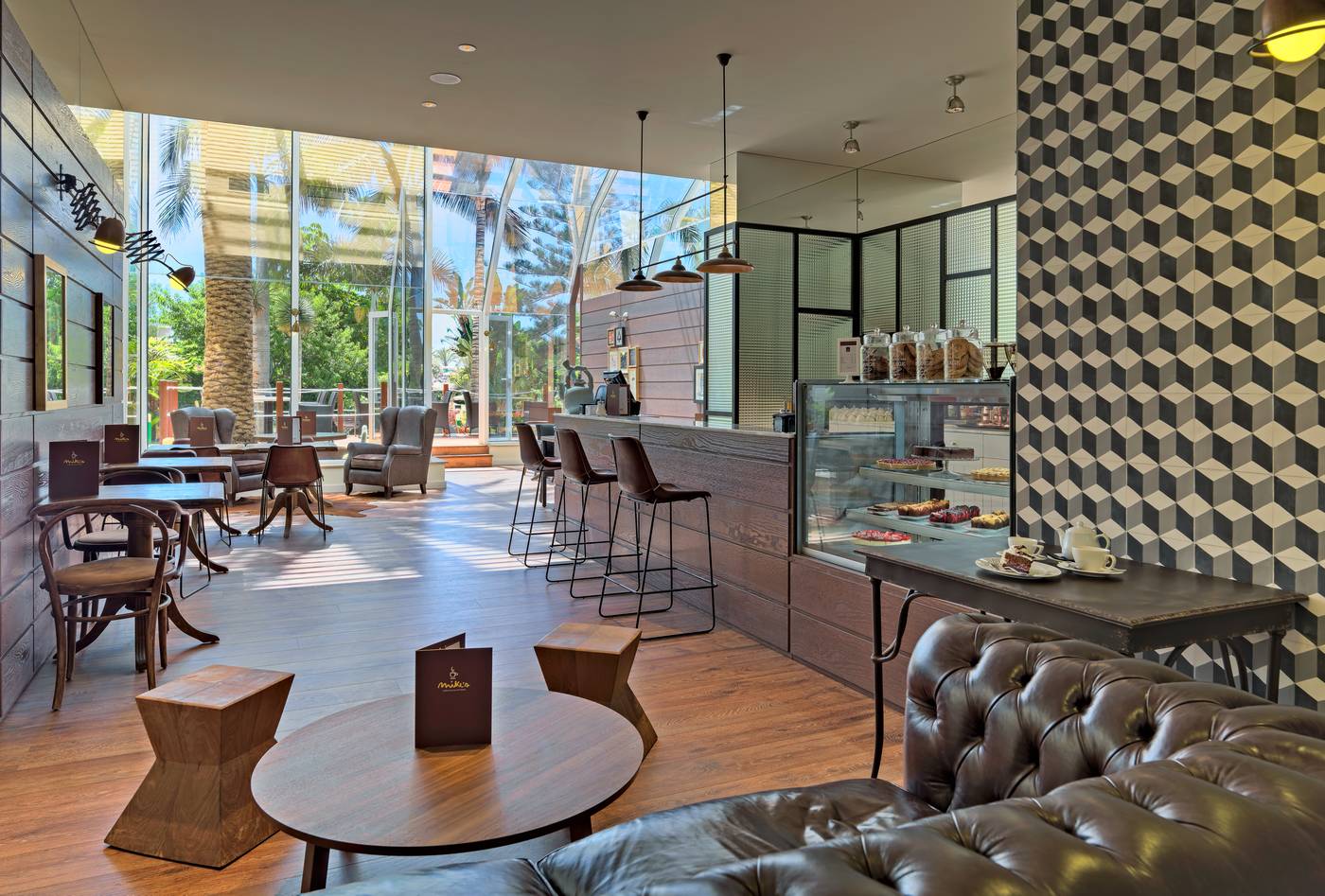 H10-Las-Palmeras-Bar-34