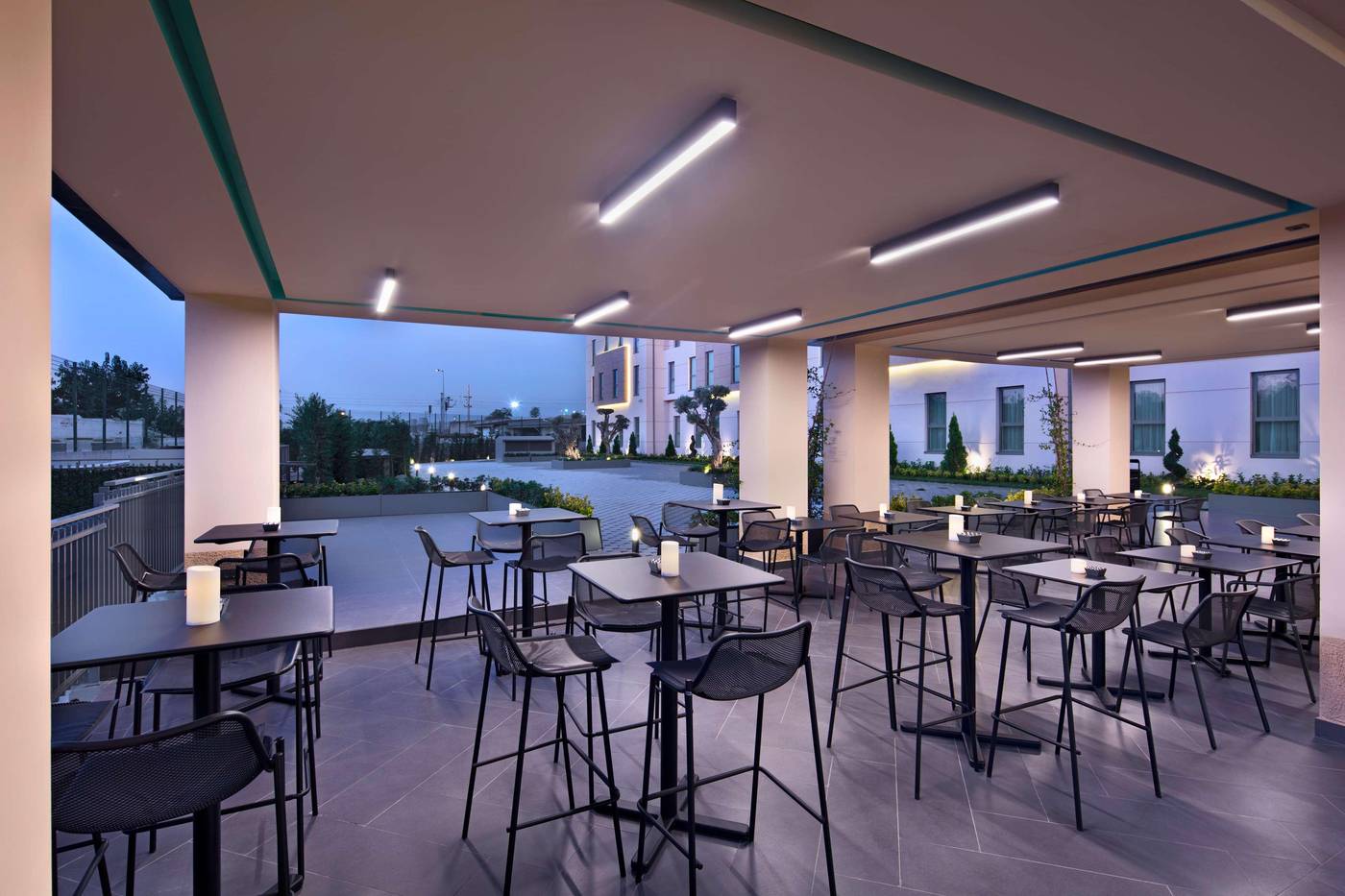 Hampton-by-Hilton-Istanbul-Zeytinburnu-Restaurant-23