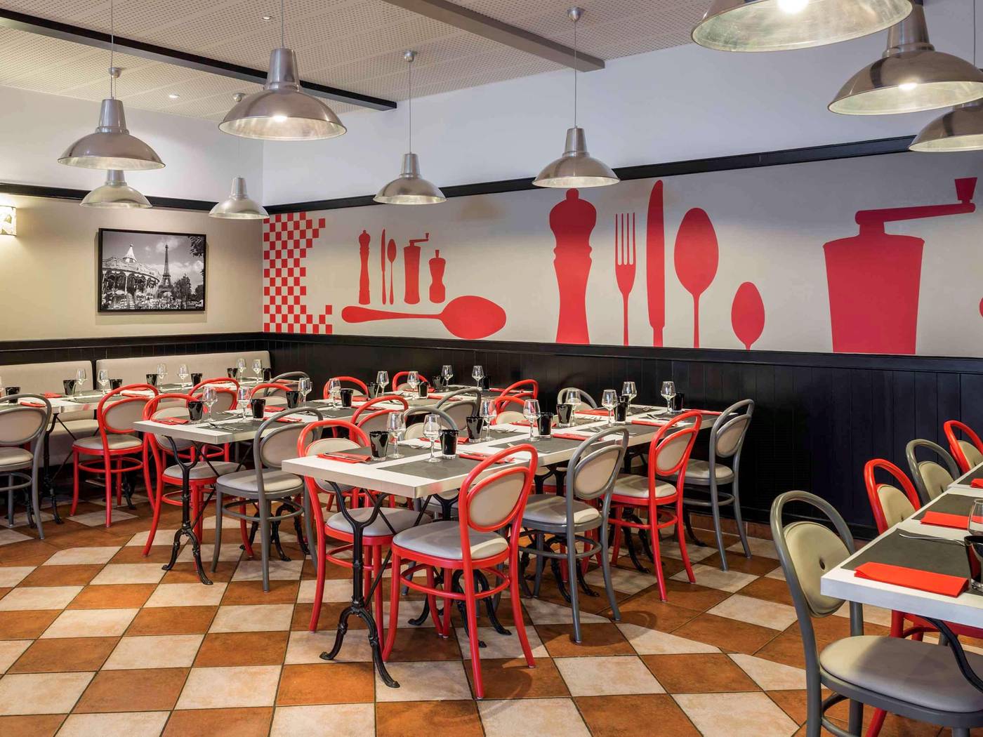 Ibis-Paris-Tour-Eiffel-Restaurant-54