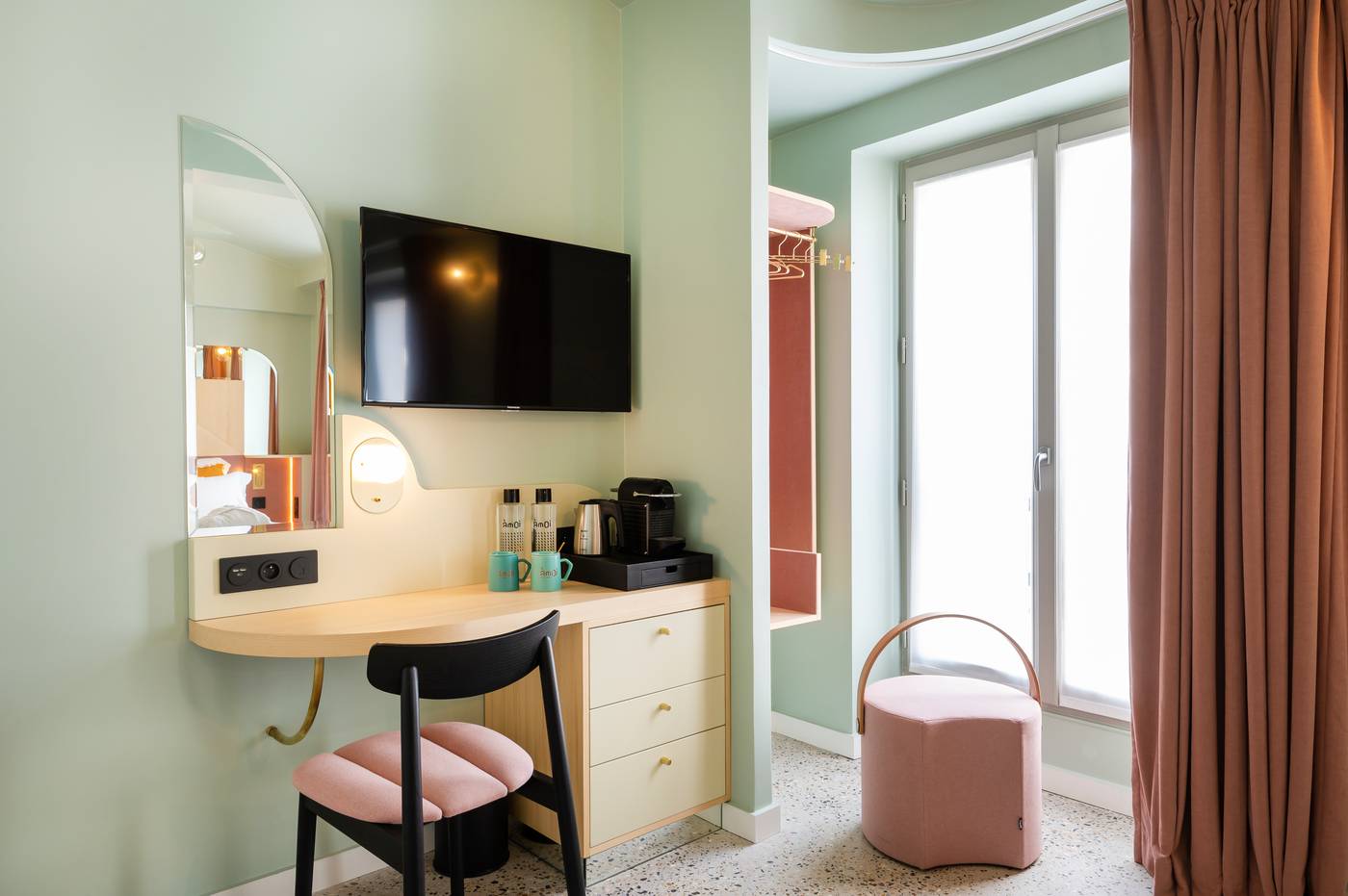 Hotel-Amoi-Paris-Room-8