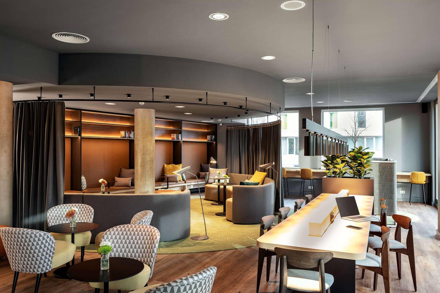 NH-Koln-Altstadt-Conferences-16