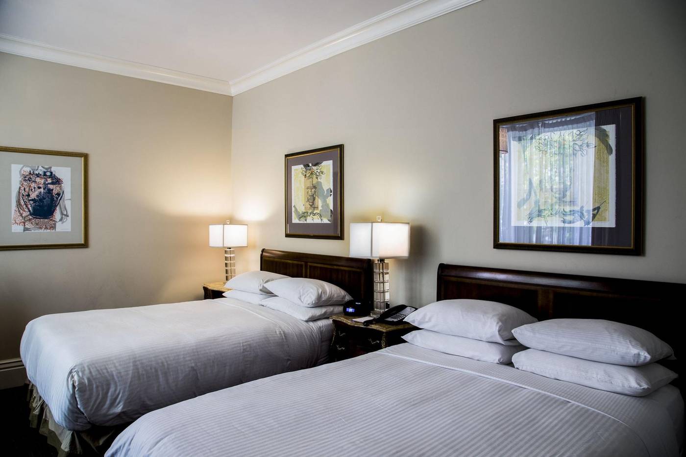 Victorian-Hotel-Vancouver-Room-52