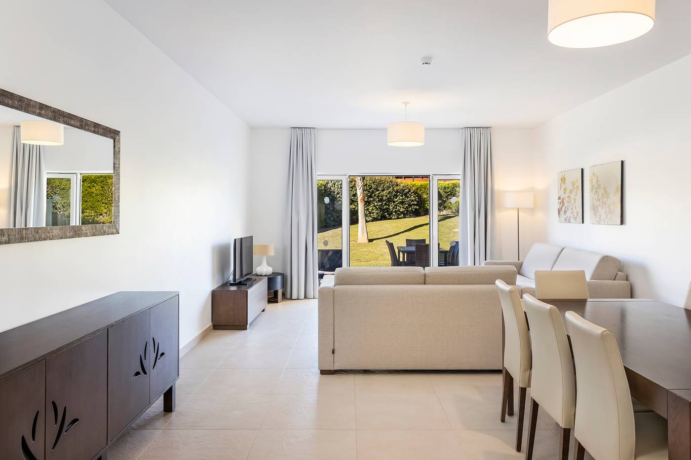 Eden-Villas-and-Apartments-Room-42