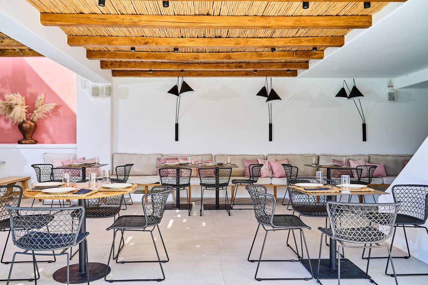 Adorno-Suites-Mykonos-Restaurant-81