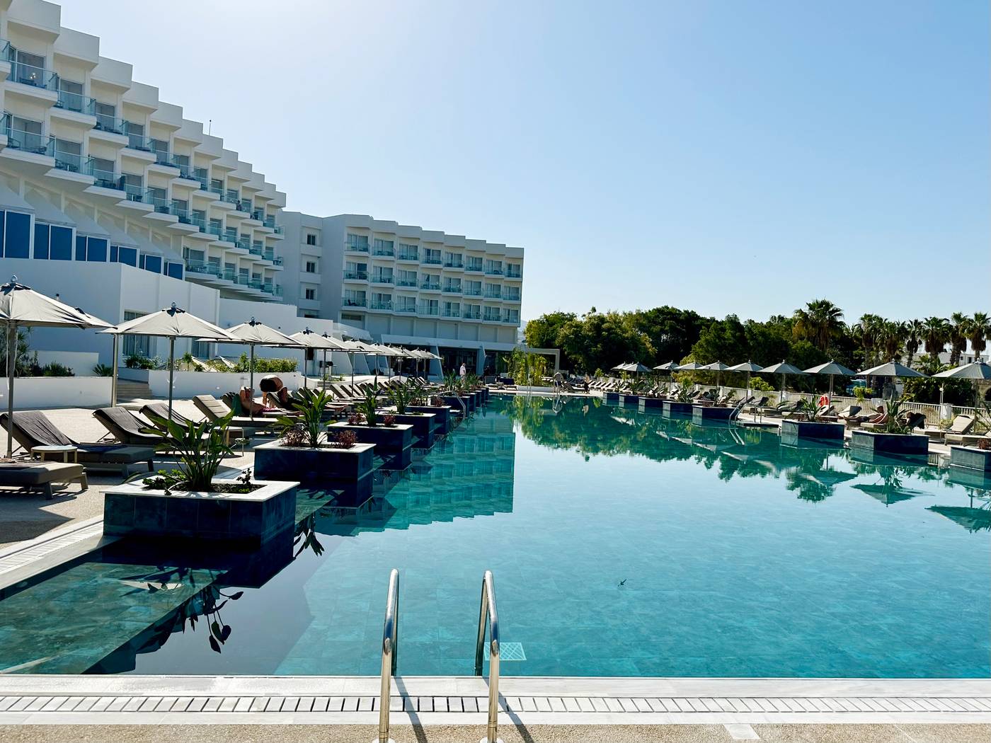 Cali-Resort---Spa-by-Louis-Hotels-Pool-2