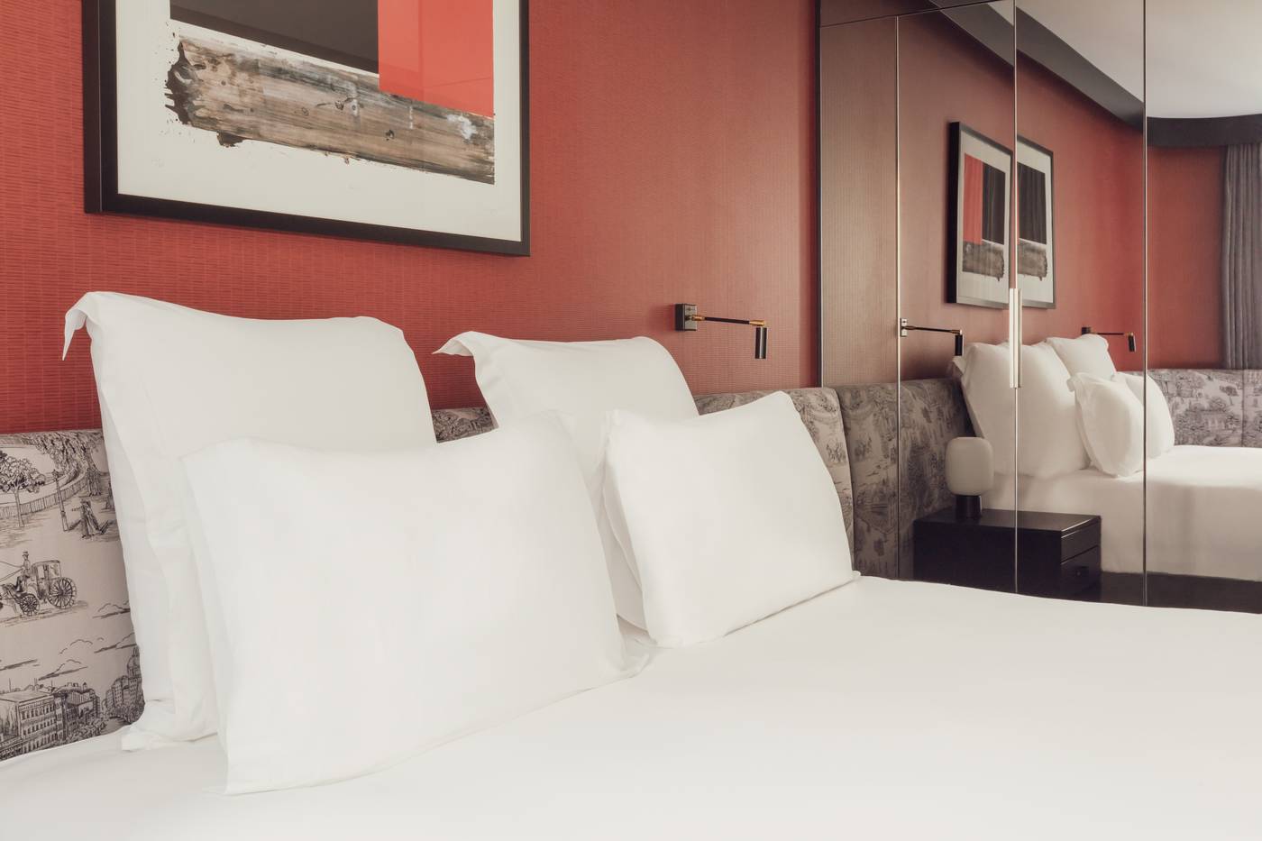 The-Pavilions-Madrid-Room-25