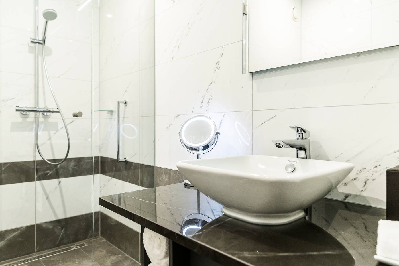 Monet-Garden-Hotel-Amsterdam-Room-28