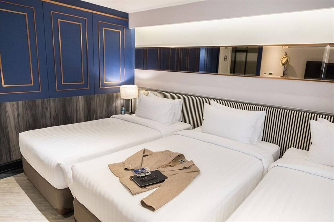 Vince-Hotel-Pratunam-Room-40