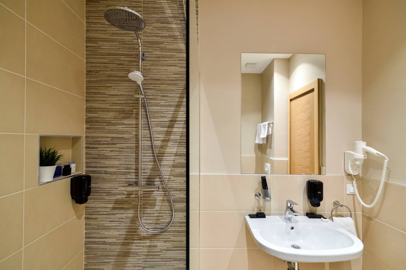 Hotel Opera-Serbia-BELGRADO-Room-7