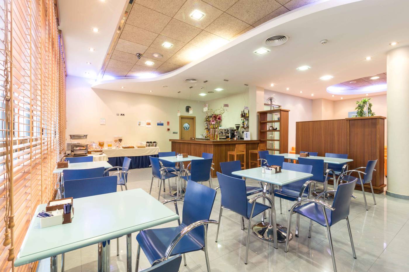 Bah----a-Aparthotel-Bar-19