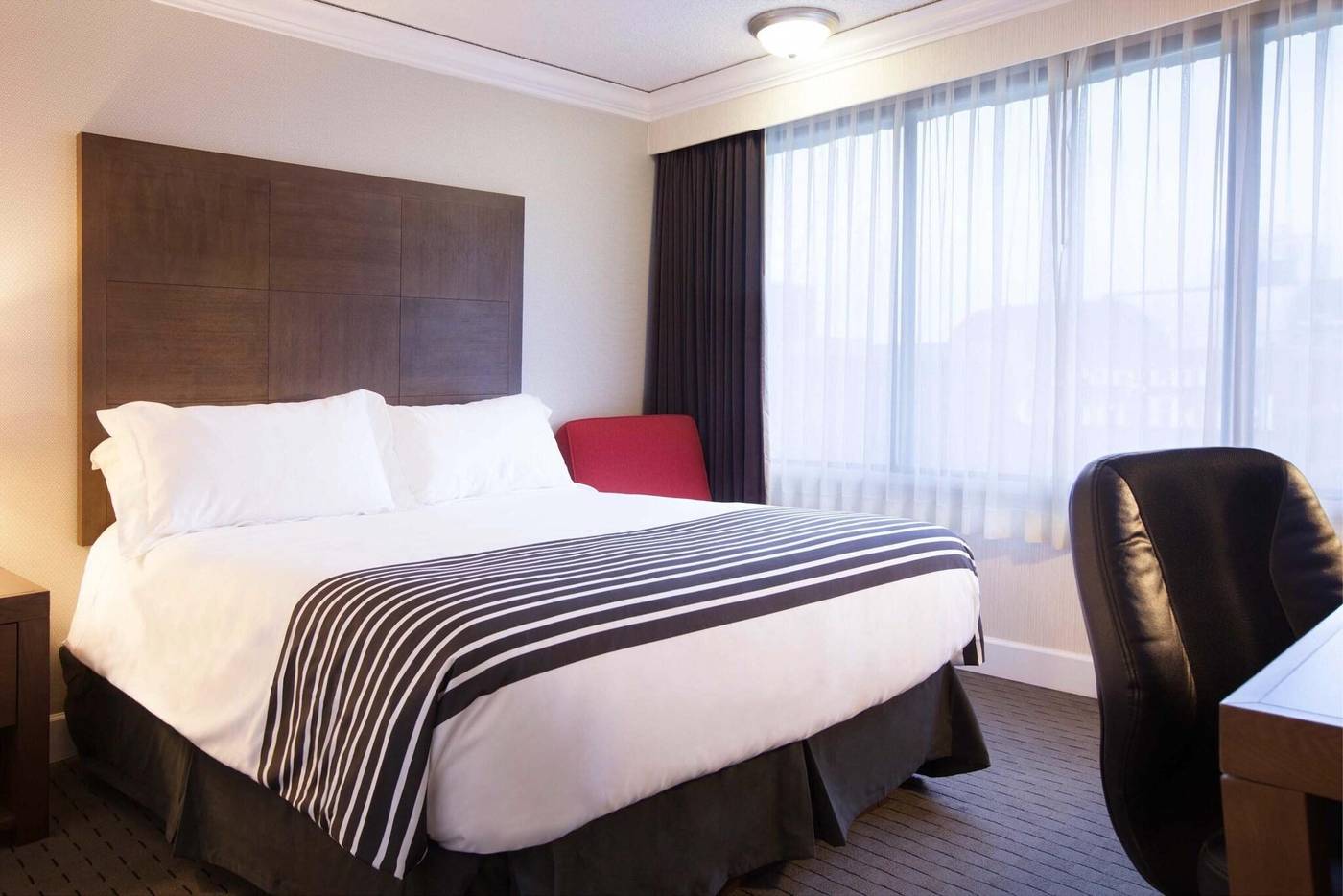 Sandman-Vancouver-City-Centre-Room-18