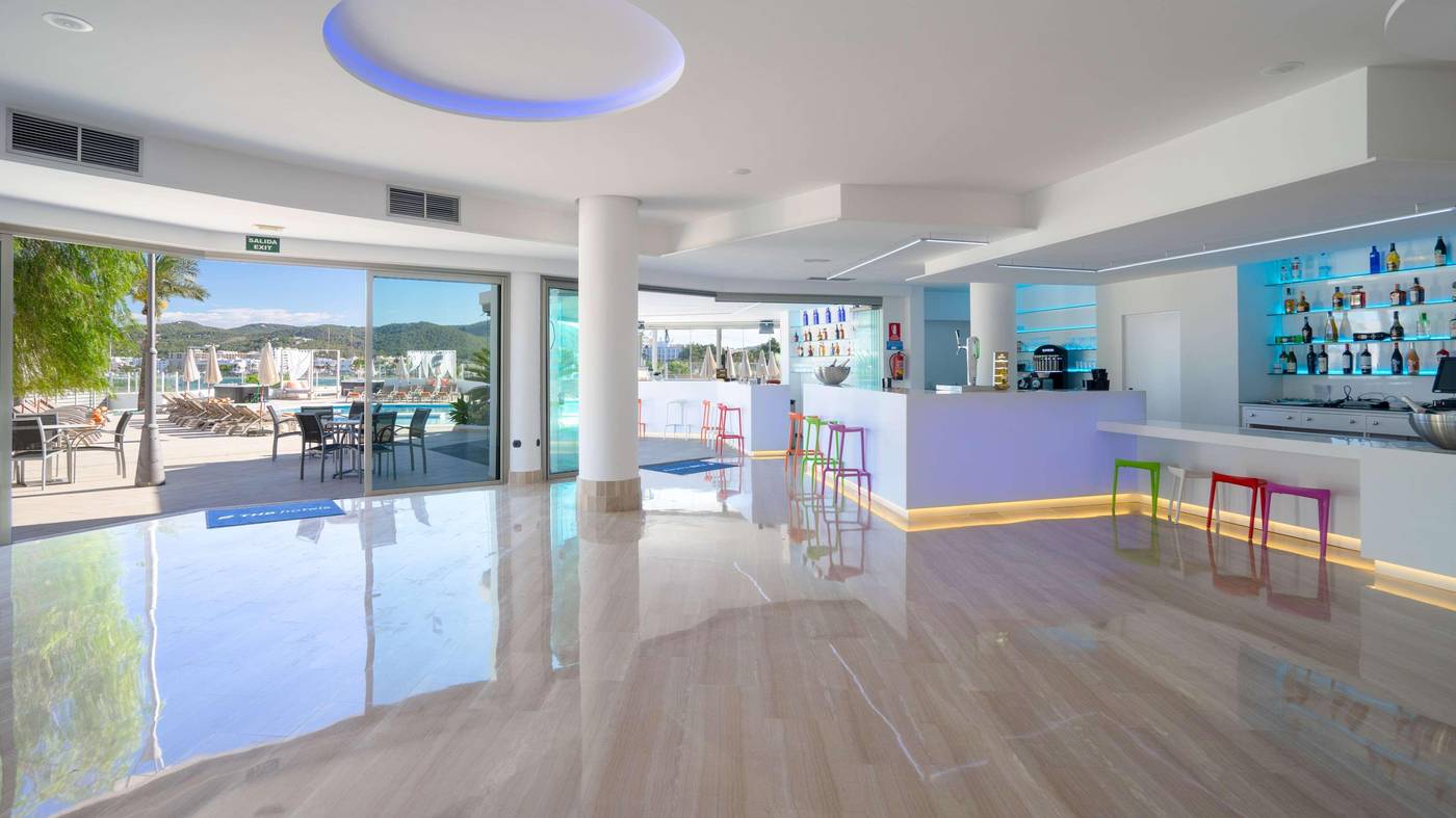 THB-Ocean-Beach-Bar-49