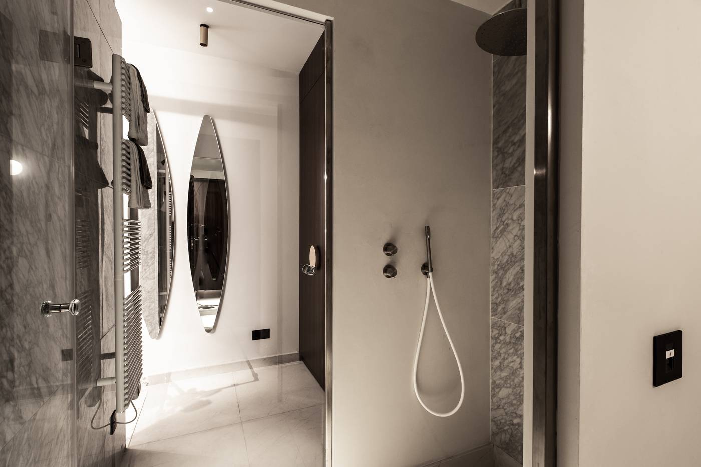 Rosselli-Ax-Privilege-Room-37