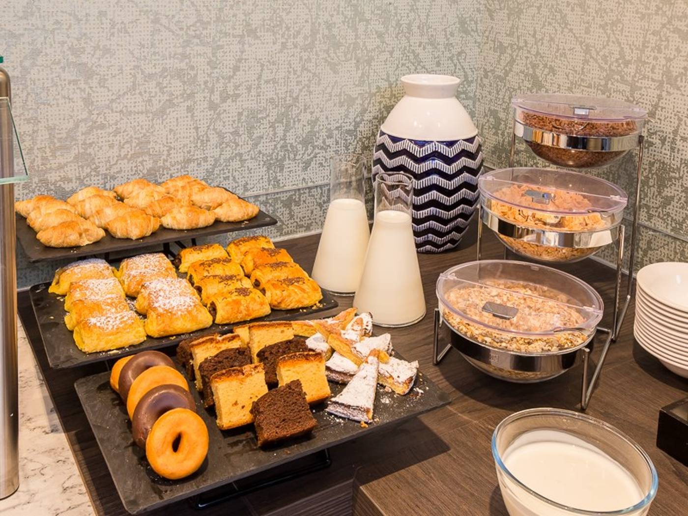 Leonardo-Hotel-Madrid-City-Center-Restaurant-35