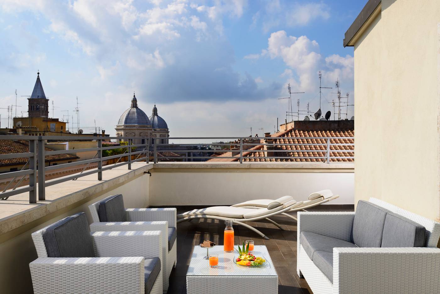 Unahotels-Deco-Roma-Terrace-34