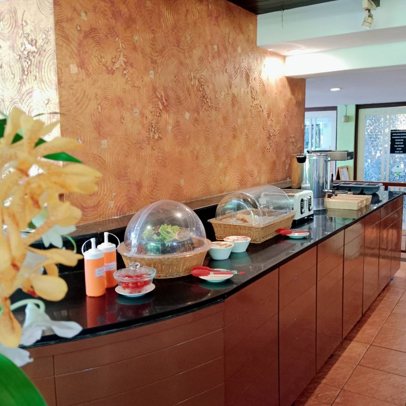 Woraburi-Sukhumvit-Hotel---Resort-Restaurant-16