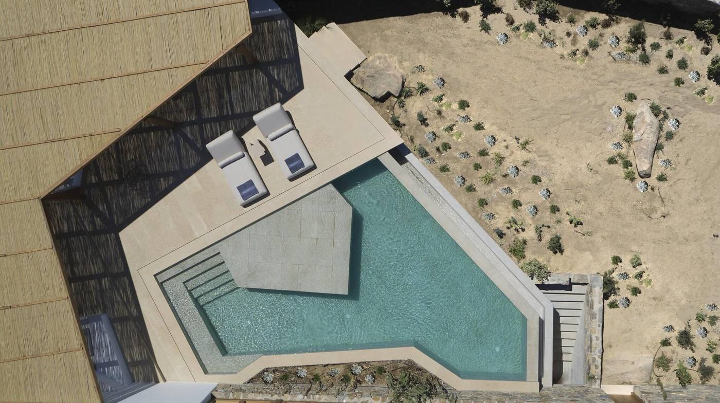 Bill---Coo-Suites-and-Lounge-Room-18