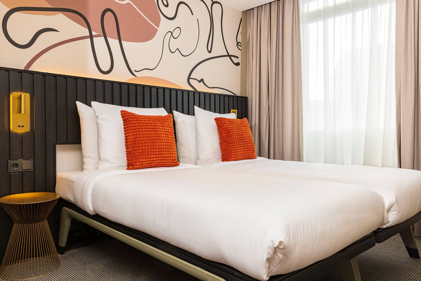 Huygens-Place-Room-15