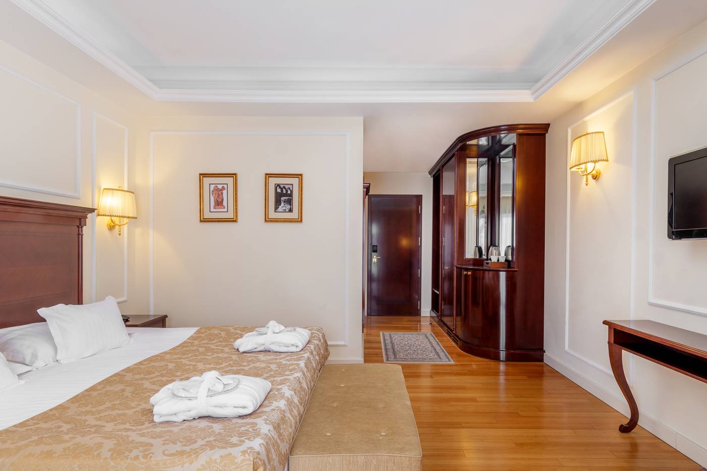 President-Solin-Room-18