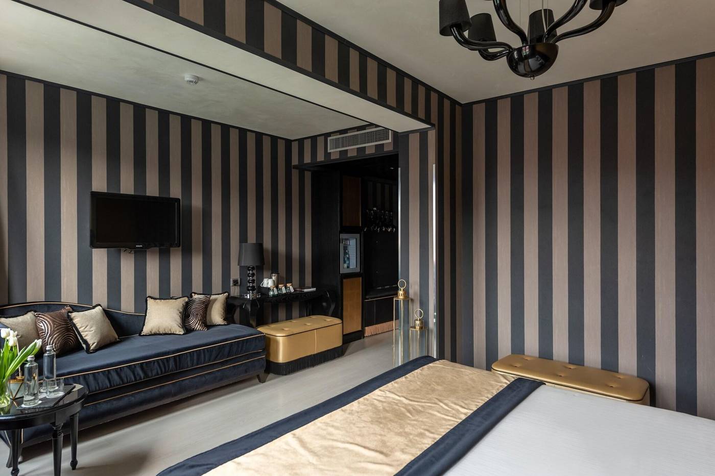 Carnival-Palace-Room-32